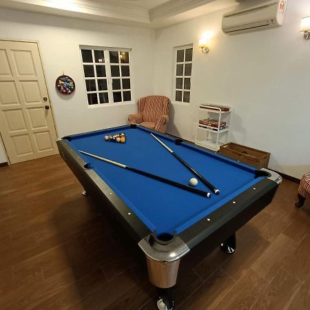 Homestay Laman Nuri, Kota Damansara Petaling Jaya Exterior photo