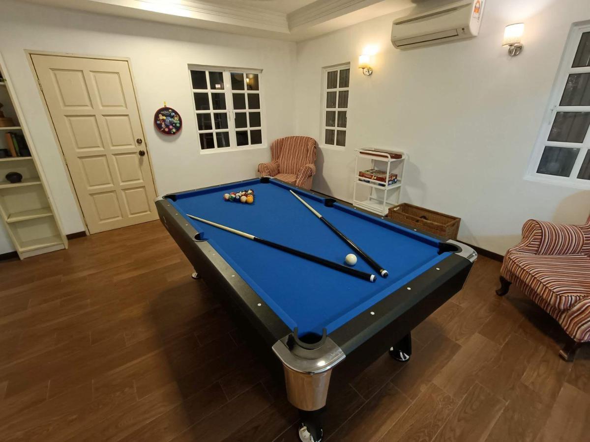 Homestay Laman Nuri, Kota Damansara Petaling Jaya Exterior photo